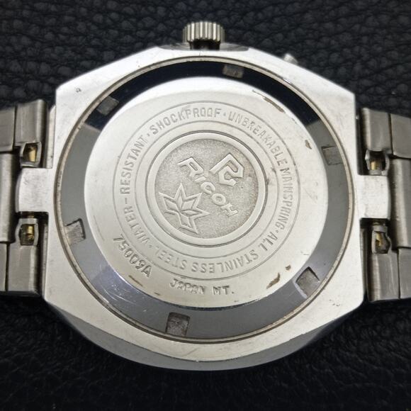 Vintage 1986 Ricoh Automatic Mens Silver Watch W/daydate & Green accents - Picture 8 of 10